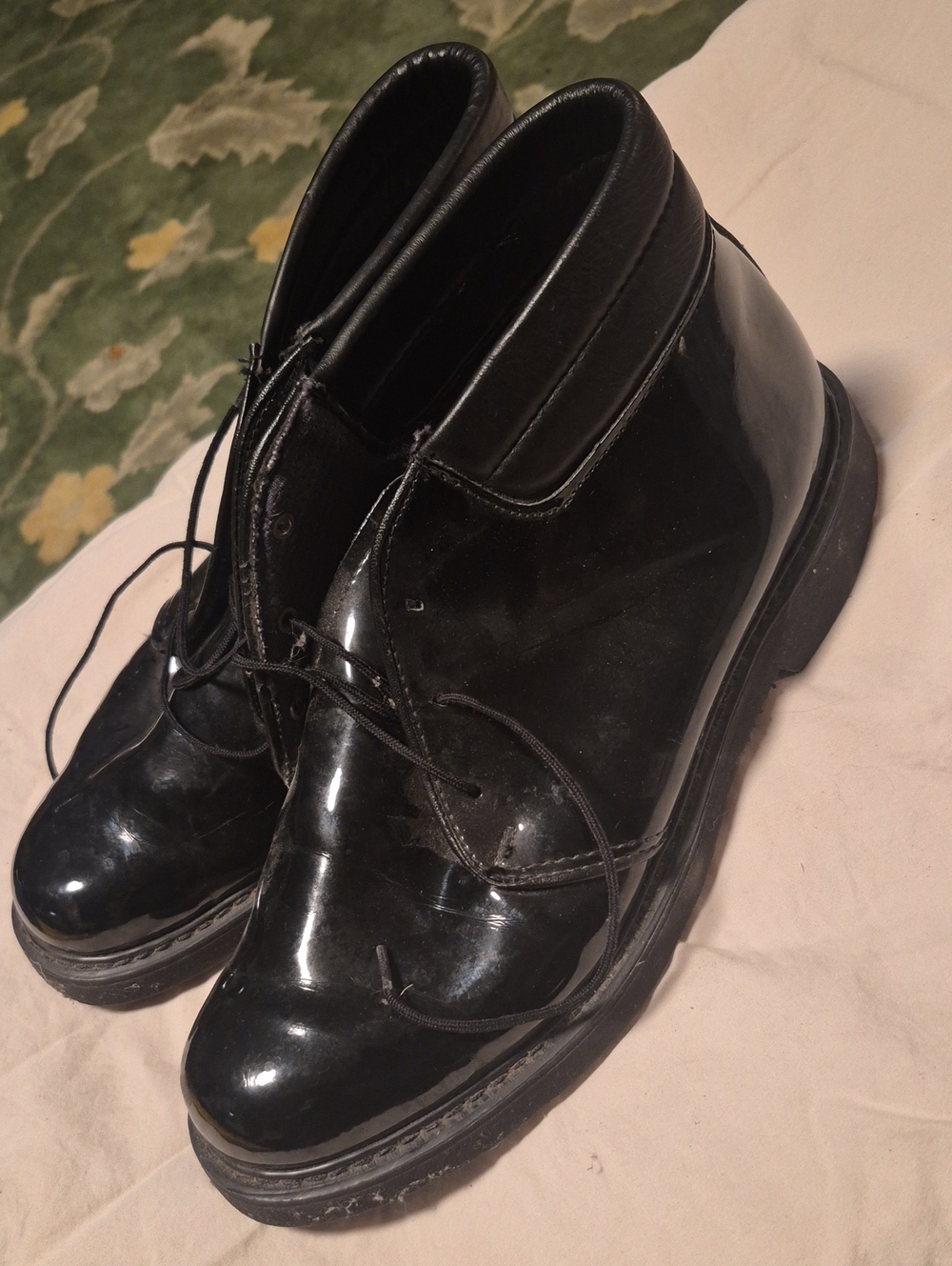 Bates Men's Gloss Black Lace-Up Ankle Boots